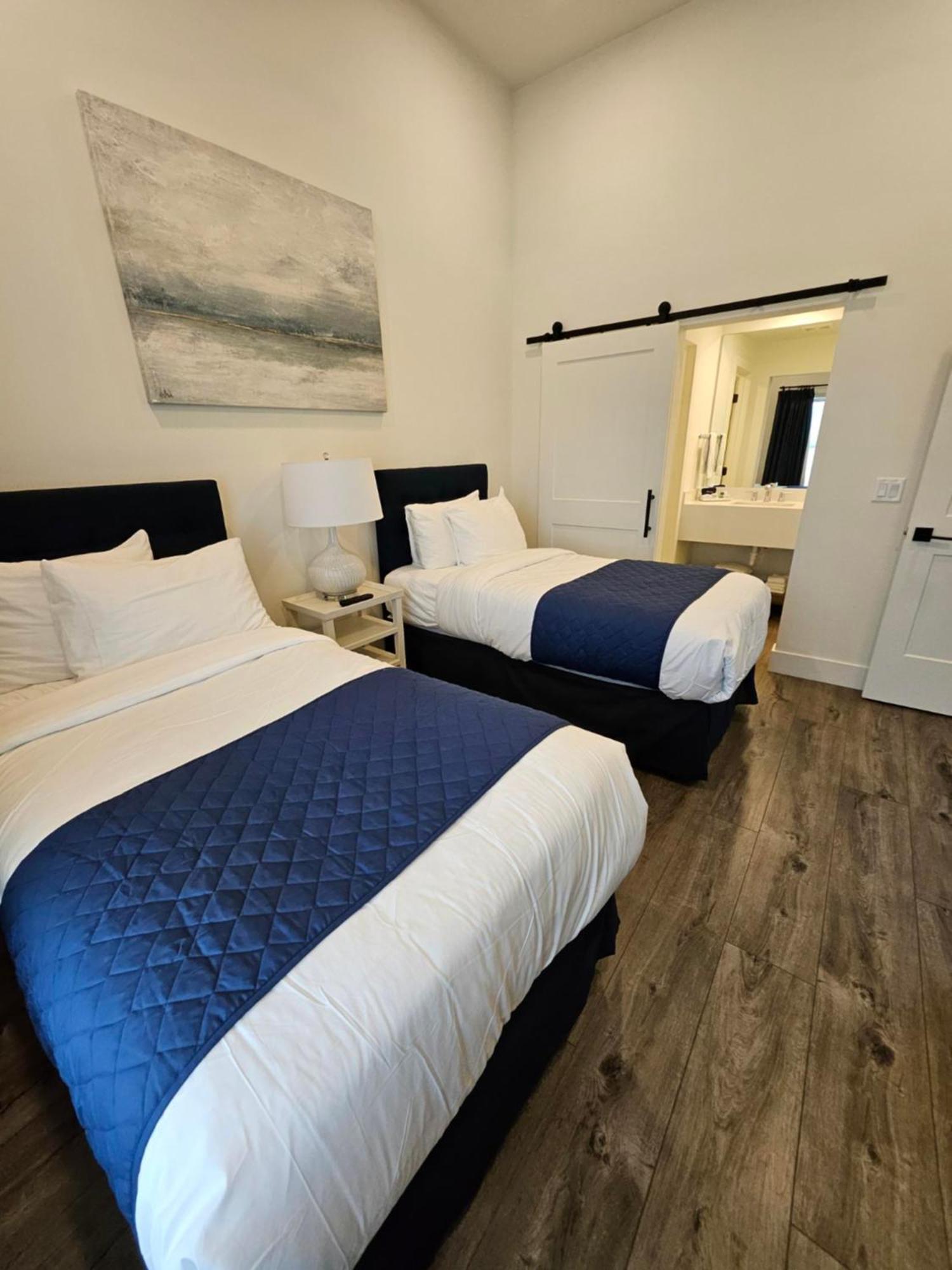 The Suites At Fishermen'S Village - 2 Bedroom Suites Пунта-Горда Экстерьер фото